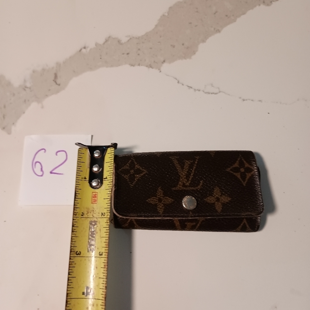 Authentic LOUIS VUITTON Monogram Multicles 4 Key Case - Picture 13 of 13